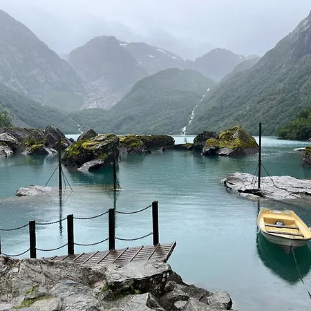 Flott Og Moderne Fjellhytte